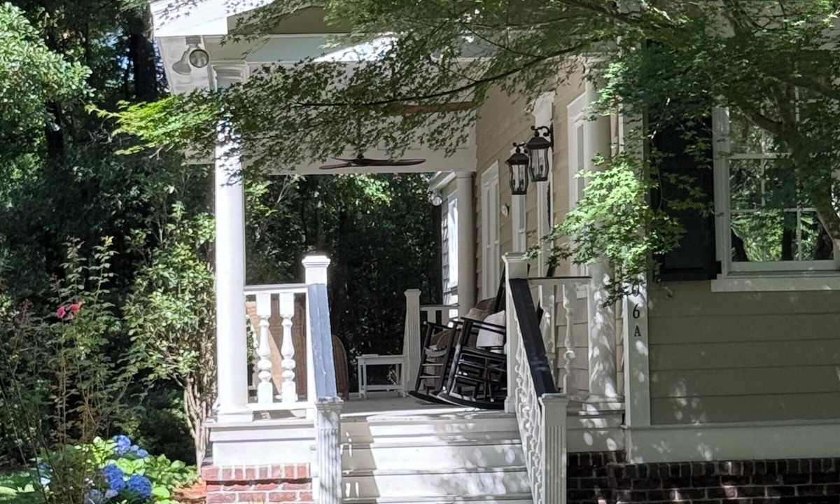 Summerville Historic District House | Home in Historic old downtown Summerville.