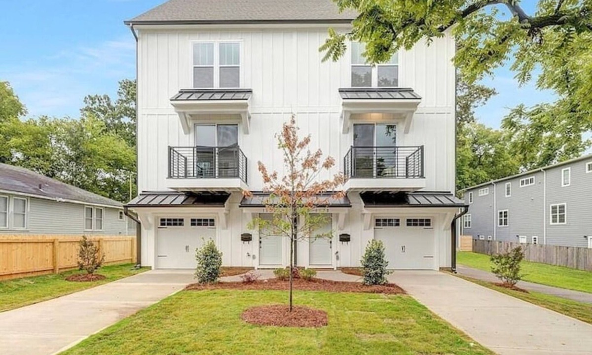 Charlotte House | Hot Tub Game Room Rooftop Fire Pit Uptown