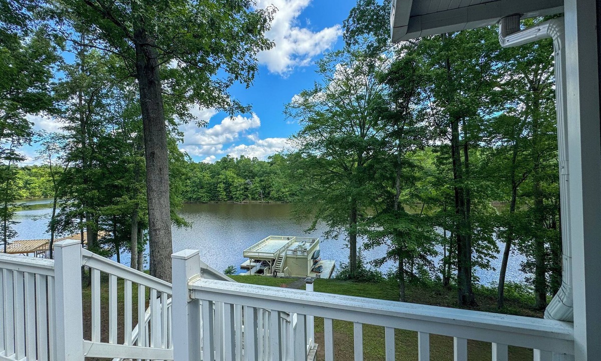 Semora House | Hyco Hills Hideaway- private location, close to VIR, fast wi-fi, HOT TUB