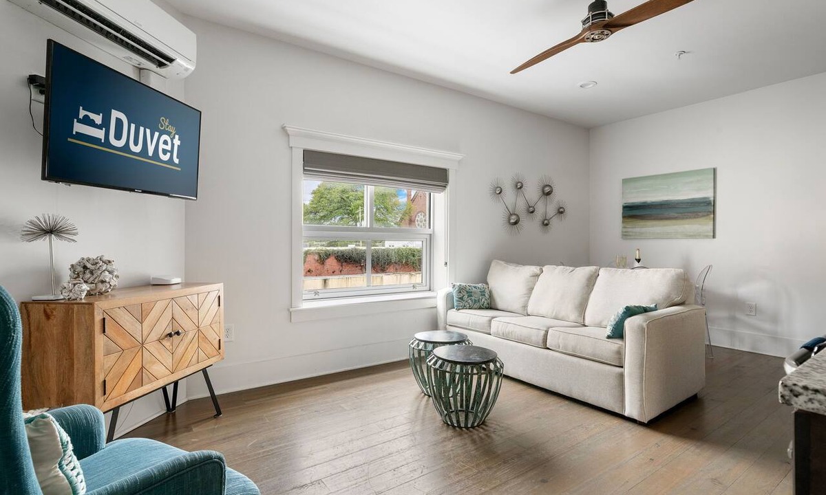 Downtown Charleston Apartment | In the Heart of King Street | Folly Suite