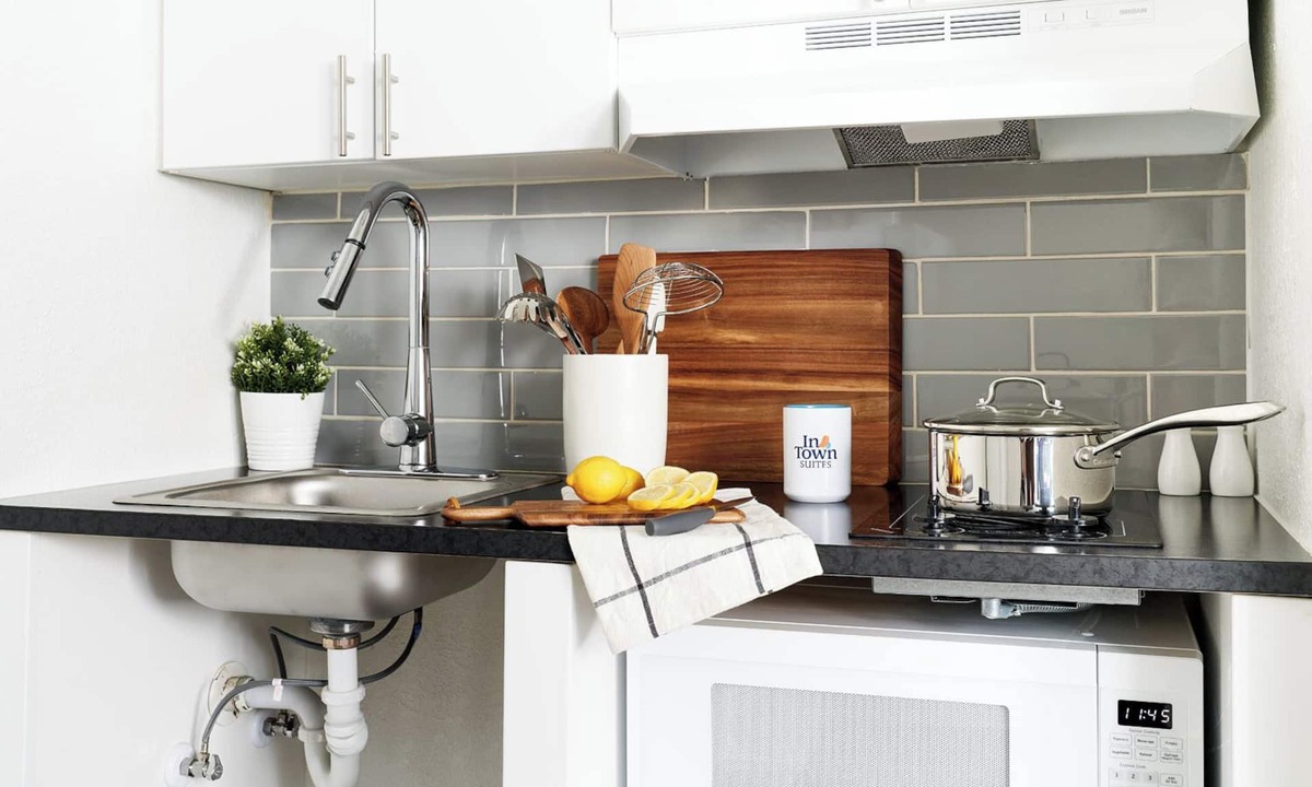 West Ashley Apartment | InTown Suites Extended Stay Charleston SC - West Ashley