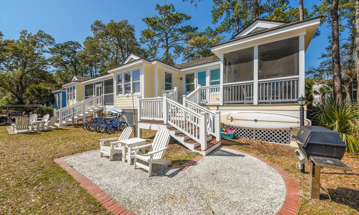 Melrose on the Beach House | JonBie Maisons BEACHIN IT Oceanfront! sleeps 20 Cart included with booking