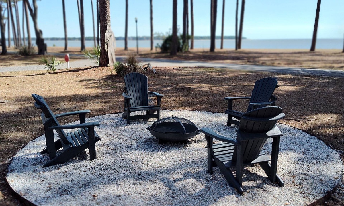Melrose on the Beach House | JonBie Maisons Daufuskie Sea Witch. Golf cart included with booking.