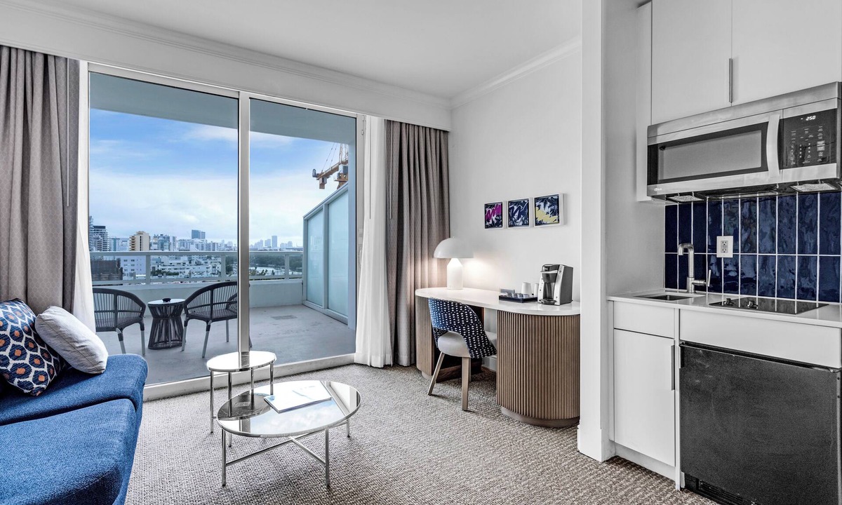 Mid Beach Hotel | Junior Suite Tresor Fontainebleau