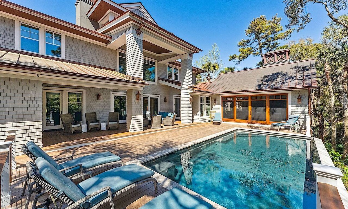 Vanderhorst Plantation House | KIAWAH ELEGANCE - New Build, Near Beach w/Private Outdoor Space