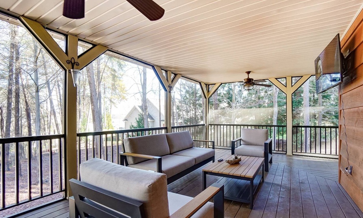 Lake Norman of Catawba House | Lake Norman Luxury Home - Opt. Boat Rental - Fenced Yard - Rec Room - Fire pit - Pets Ok - Boat Slip