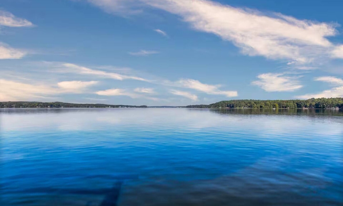 Camden House | Lakeside retreat! Sunset view, newly remodeled+ new dock! Visit our lake!