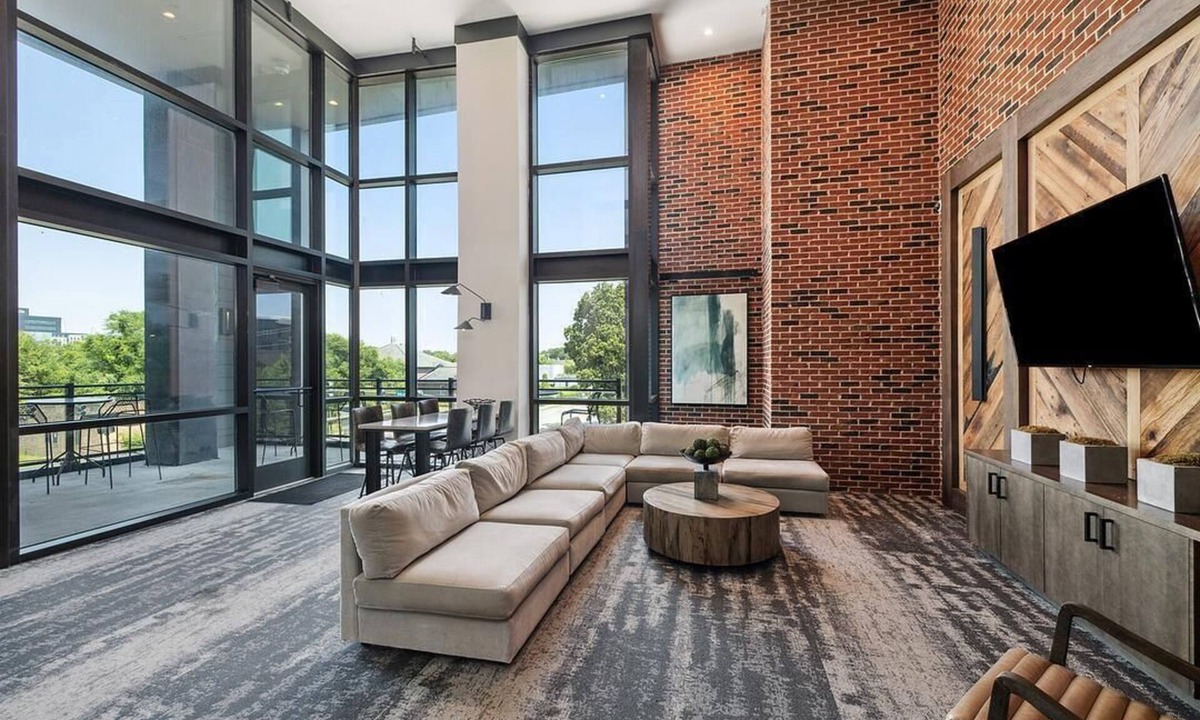 Downtown Charleston Apartment | Landing at Meeting Street Lofts - 1 Bedroom in East Central