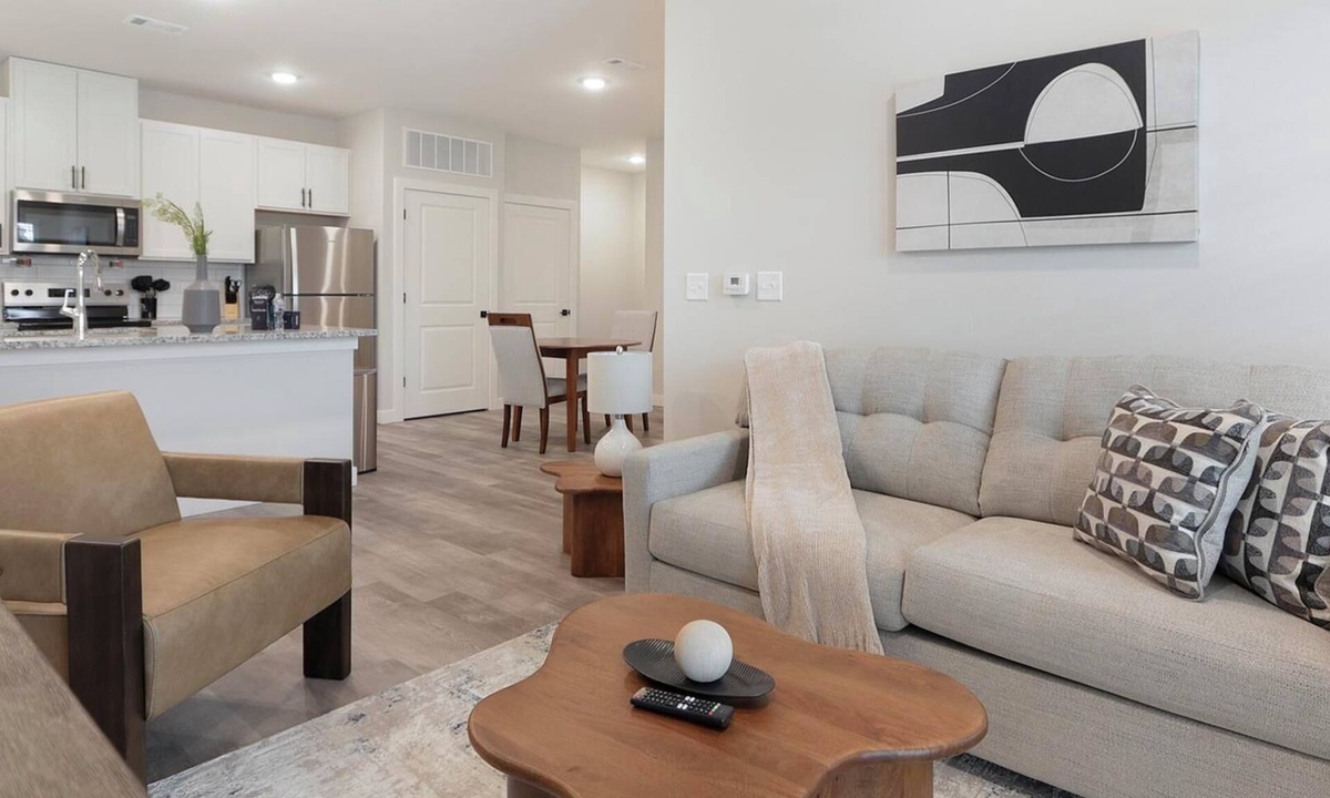 Beaufort Apartment | Landing | Chic 1BD, Gym