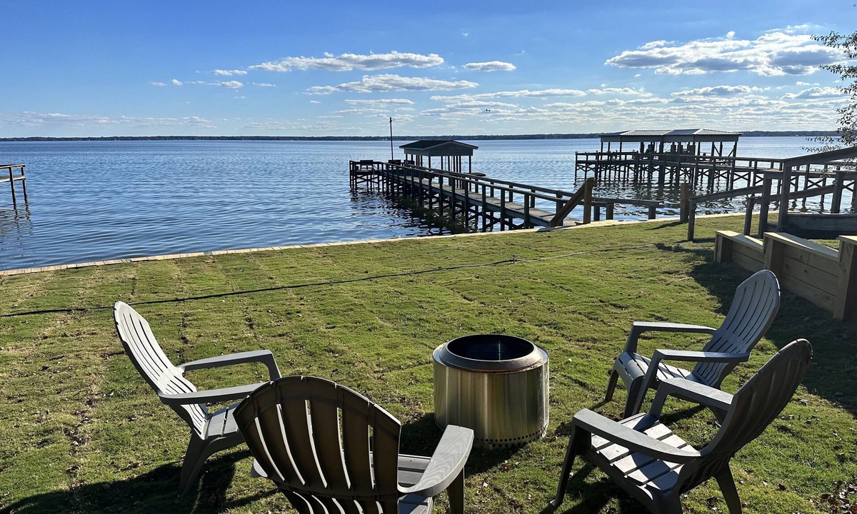 Summerton House | Life is better at the Lake Lakefront home that sleeps 13!