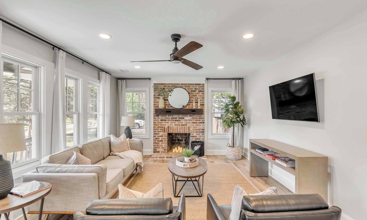 North Charleston House | Lilly Pad at Park Circle