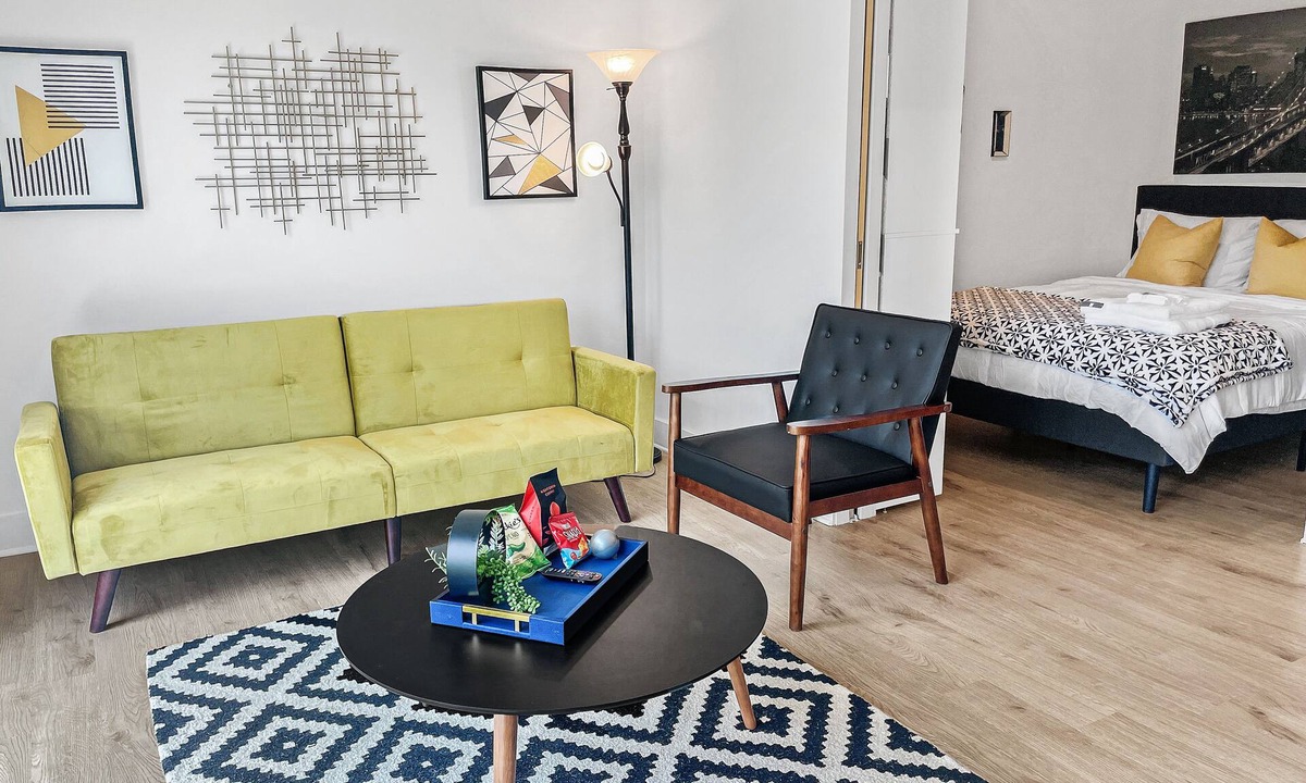 Optimist Park Apartment | Live where its all happening - Optimist - Uptown - NODA - Modern Apartment!