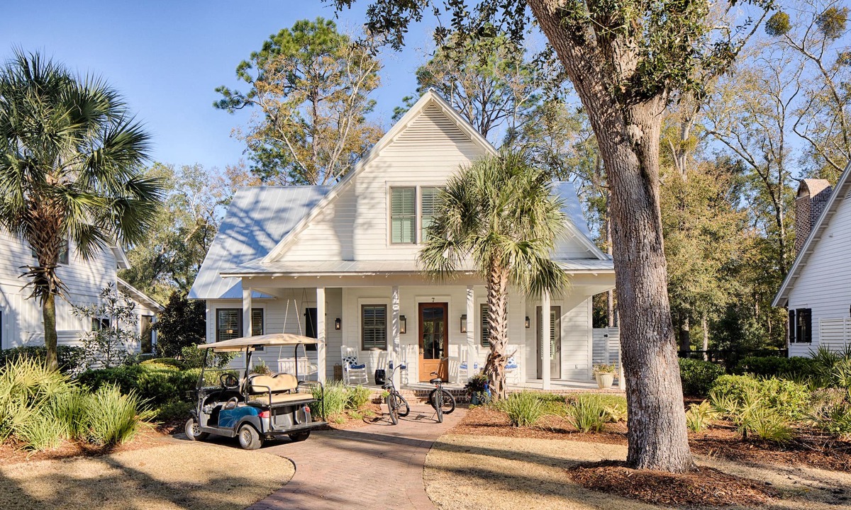 Palmetto Bluff Cottage | LOCATED IN THE CENTER OF PB - NEW ADDITION OF 5TH BEDROOM-REDECORATED IN 2026!