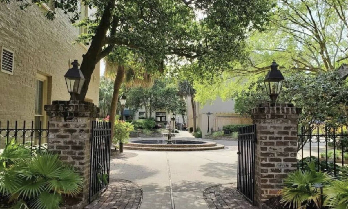 Charleston Historic District Condo | Lodge Alley Inn - 1 Bedroom Loft
