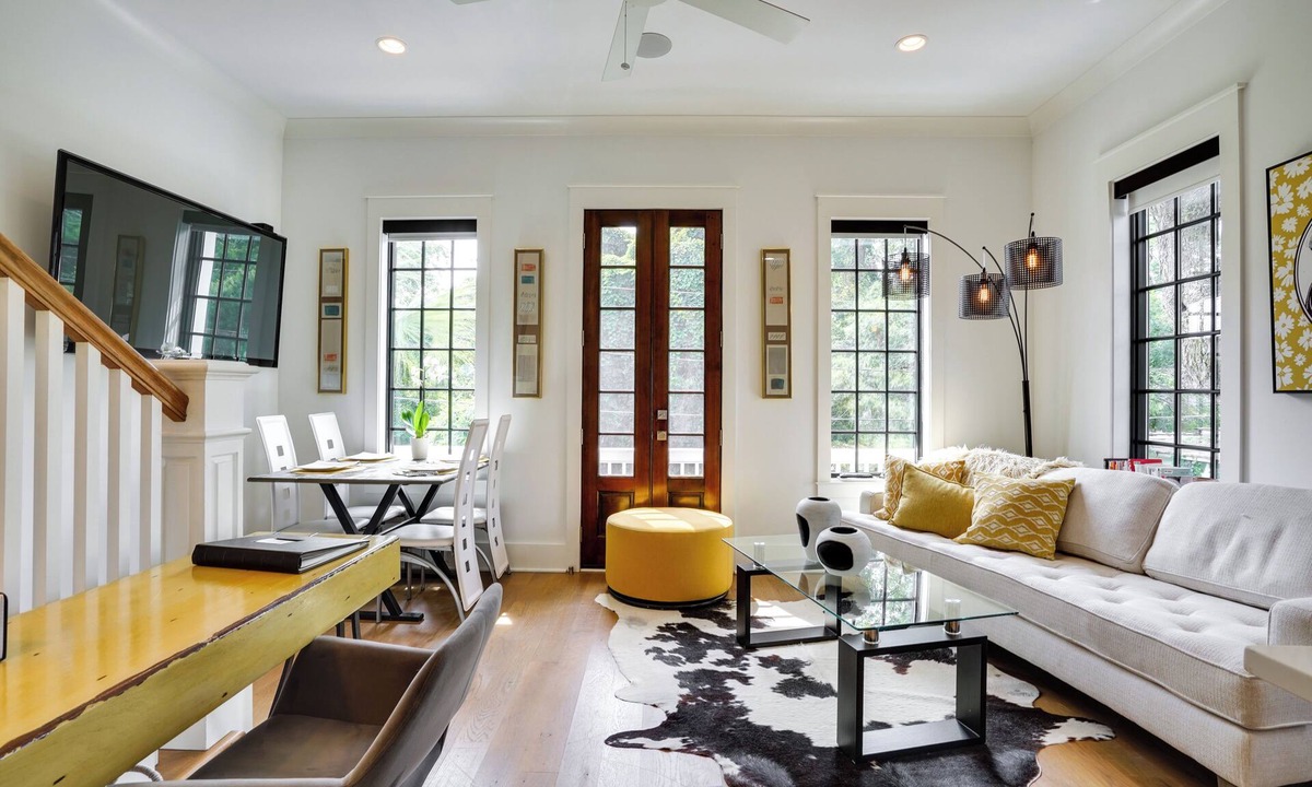 Old Village House | Lovely Mt Pleasant Townhouse w/Central Location!