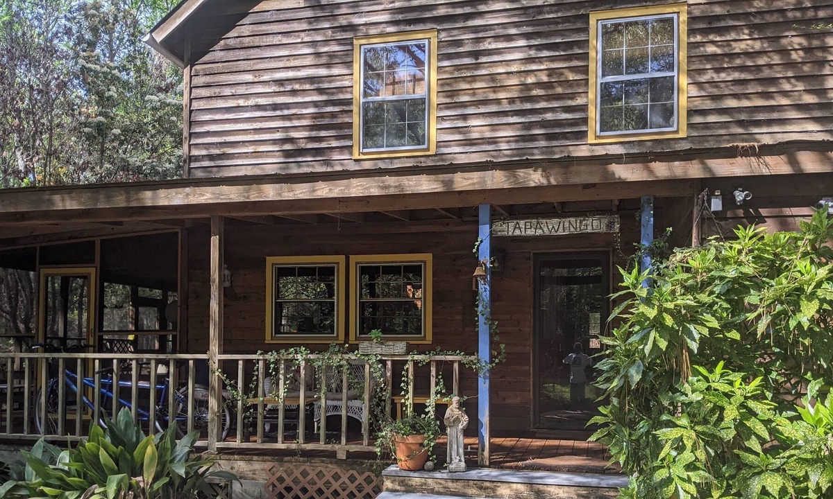 McClellanville House | Lovely rustic home, short walk to the village experience in McClellanville.