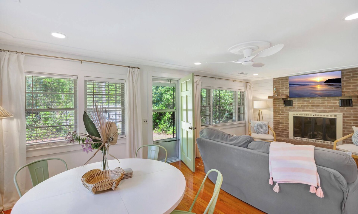 Mount Pleasant House | Lowcountry Retreat located in perfect central Mt Pleasant location