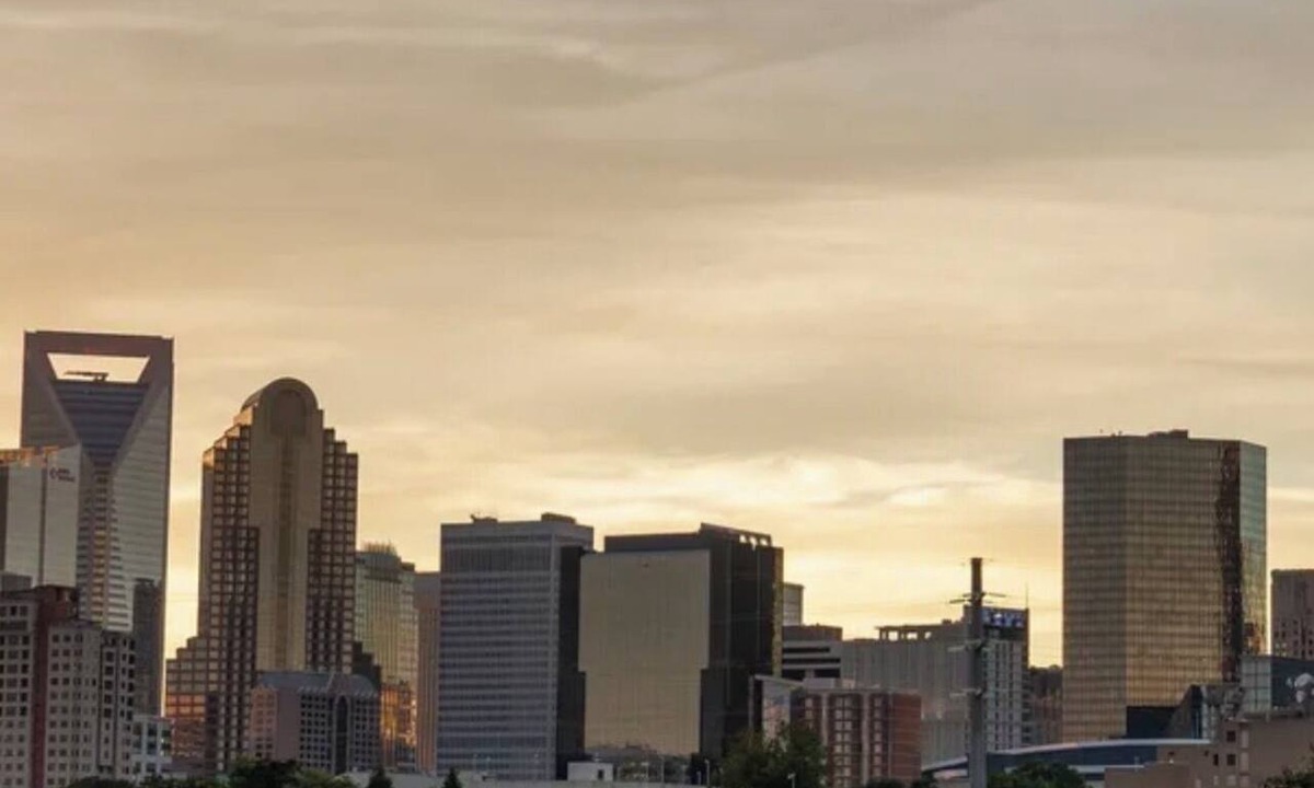 Sheffield Park Apartment | Lux Mins To @ Atrium Health@ CLT @ Bojangles Stadium