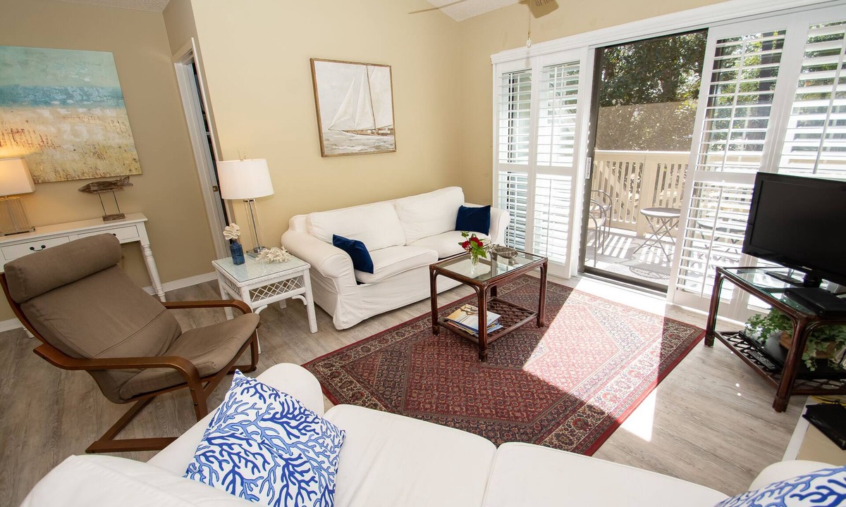 Arcadian Shores Condo | Luxurious Myrtle Beach Villa with a Fireplace! *Newly Remodeled & Furnished*