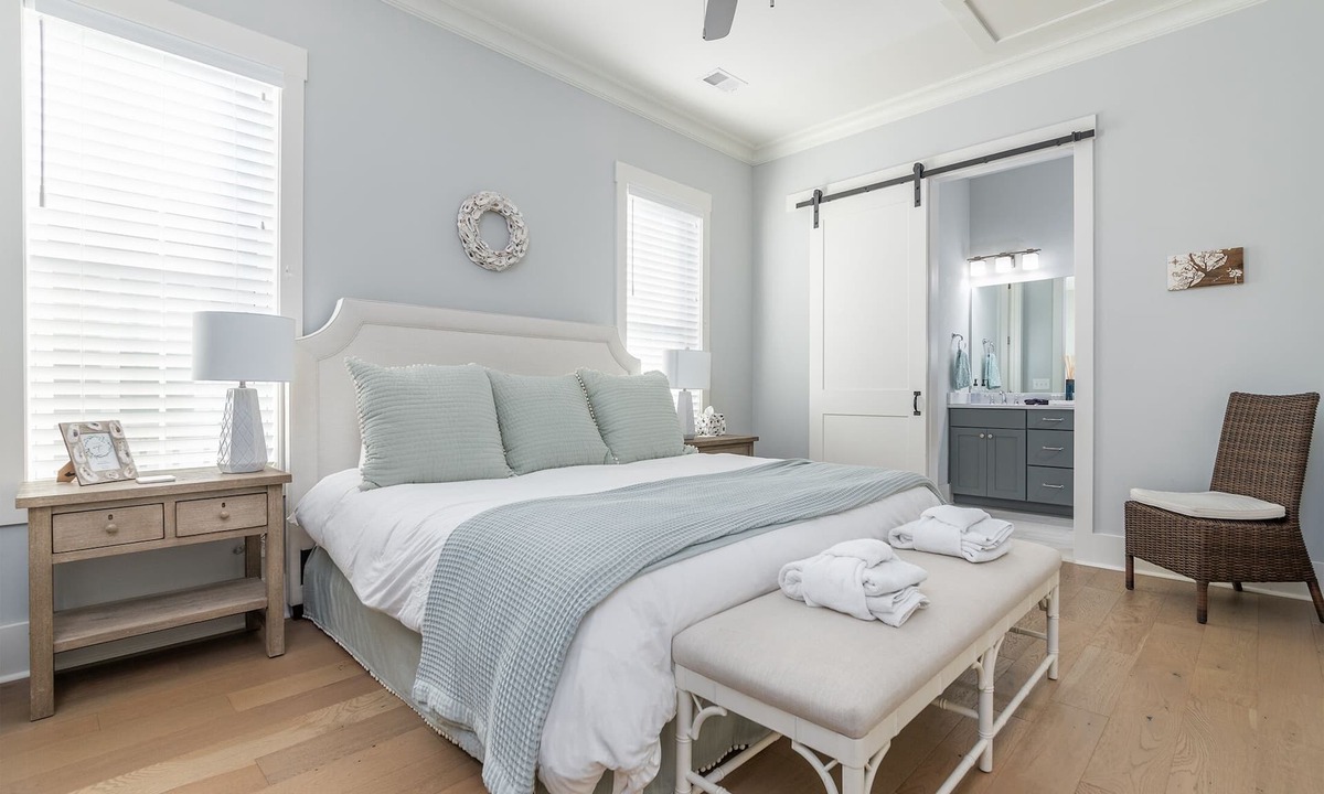 Olde Town House | Luxury Home in Old Town Bluffton + FREE Golf Cart. Sleeps 8 - Downtown location