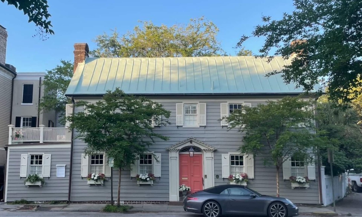 Charleston Historic District House | Luxury home in the heart of Charleston's historic South of Broad neighborhood