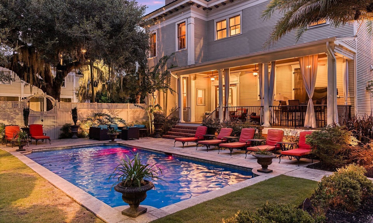 Metropolitan House | Luxury Savannah Estate w/Heated Pool, Manicured Gardens by Lucky Savannah
