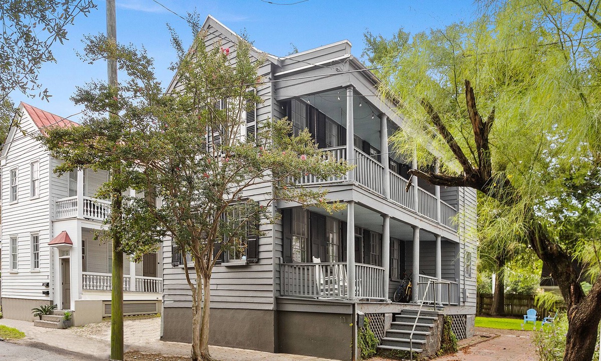 Radcliffeborough House | Marion Manor- Historic 4BD/3BA Home in Heart of CHS w. Backyard!
