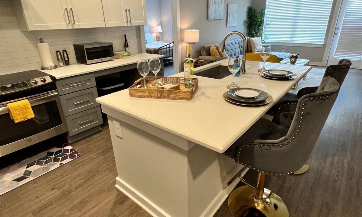 Charlotte Apartment | Mins to theme park and Top Golf! Shopping & food. Family-sized condo w/workspace