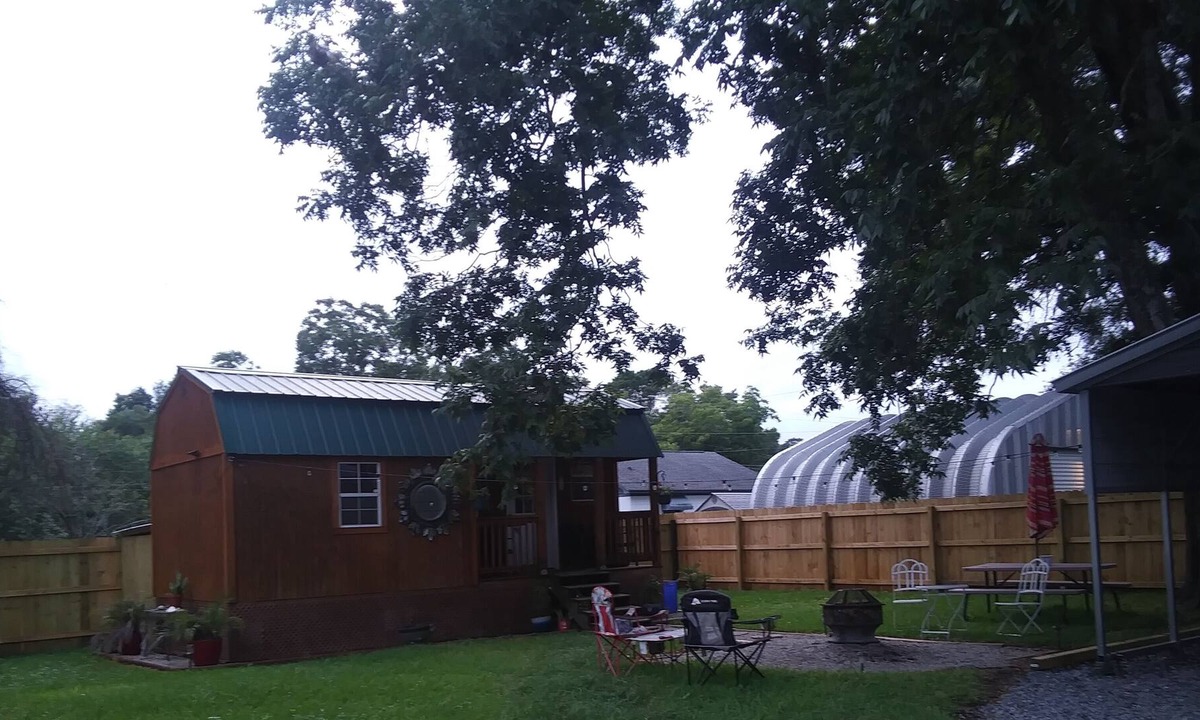 Charleston Cabin | Minutes away from downtown Charleston and Folly Beach!