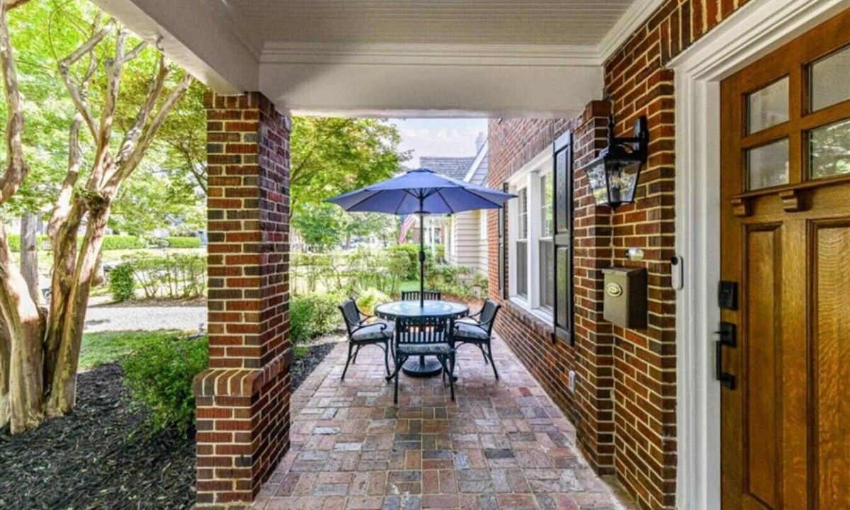 Dilworth Villa | Modern Comfort Meets Classic Charm (L)