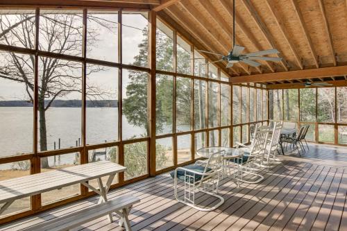 Bowling Green House | ‘Mom’s Cabin’ on Lake Wylie w/Private Dock!
