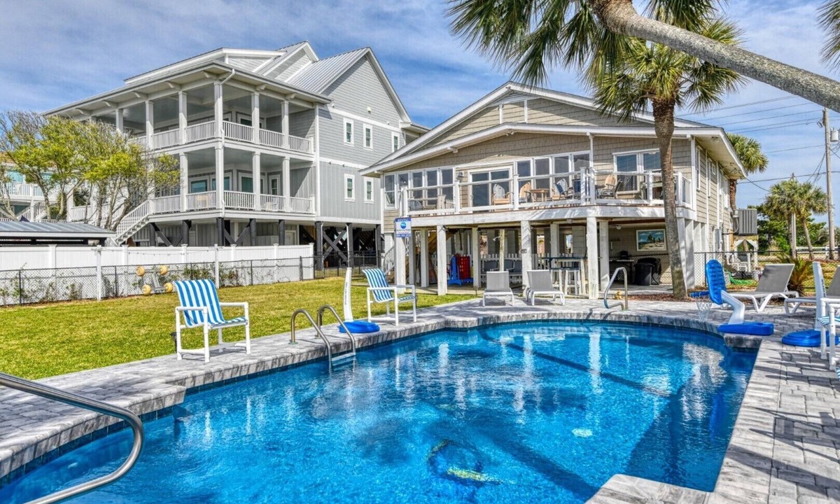 Murrells Inlet House | Murray's Inlet Shack - Four Bedroom, Three 1/5 Bath with huge private pool