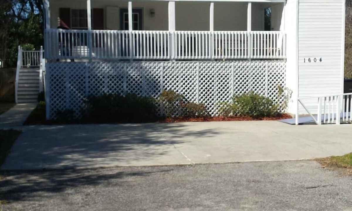 Charleston House | Near Folly Beach & Charleston Comfortable & Spacious