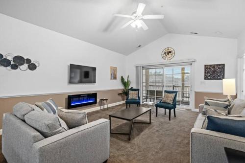 Central Myrtle Beach Apartment | NEW! Centrally located 3BR Golf and Beach Condo