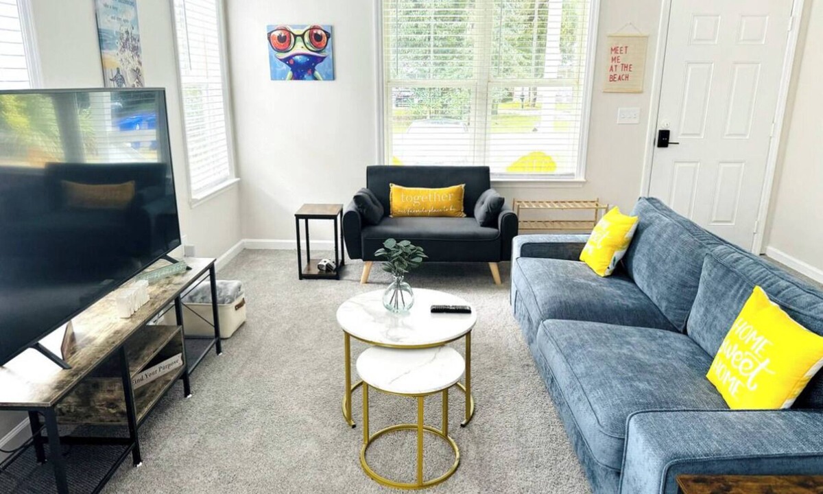 Charleston House | NEW! Cozy & Only ~8 Min Drive to Downtown & Beach!