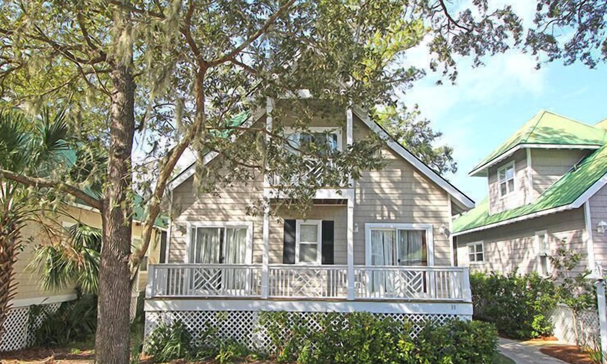 Saint Helena Island Cottage | Newly Updated Cottage w/ Amazing Golf Course Views - Near Marina & Beach