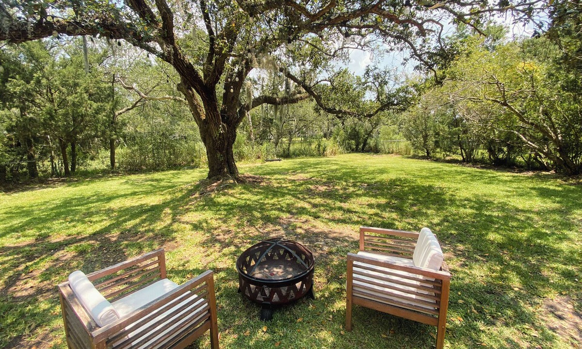 West Ashley House | No Fee Fiesta: Pet Friendly, Close to Downtown + Beaches