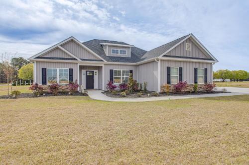 Loris House | Northern Grand Strand! New-Build Home w/Patio