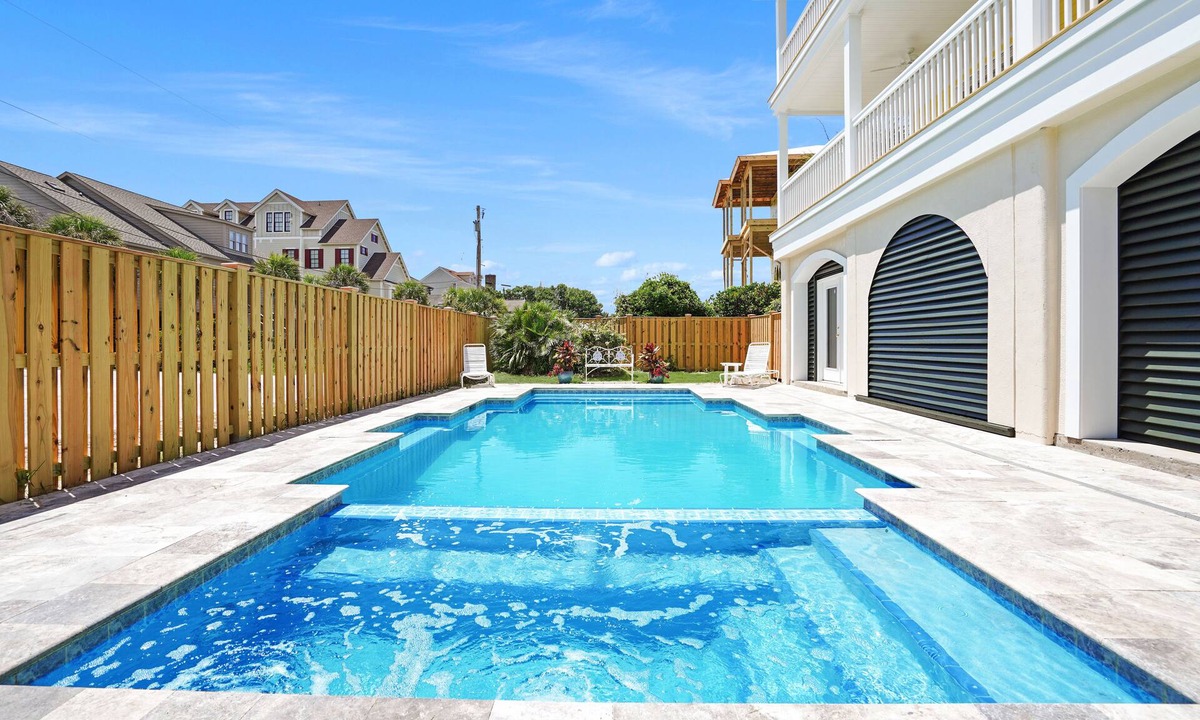 North Litchfield Beach House | Ocean View 6-Bedroom Beach Haven Sleeps 17 Near North Litchfield