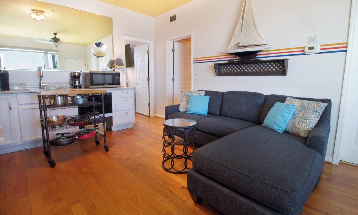 Folly Beach Condo | Oceanfront 1Br/1Ba Condo~2 Delightful