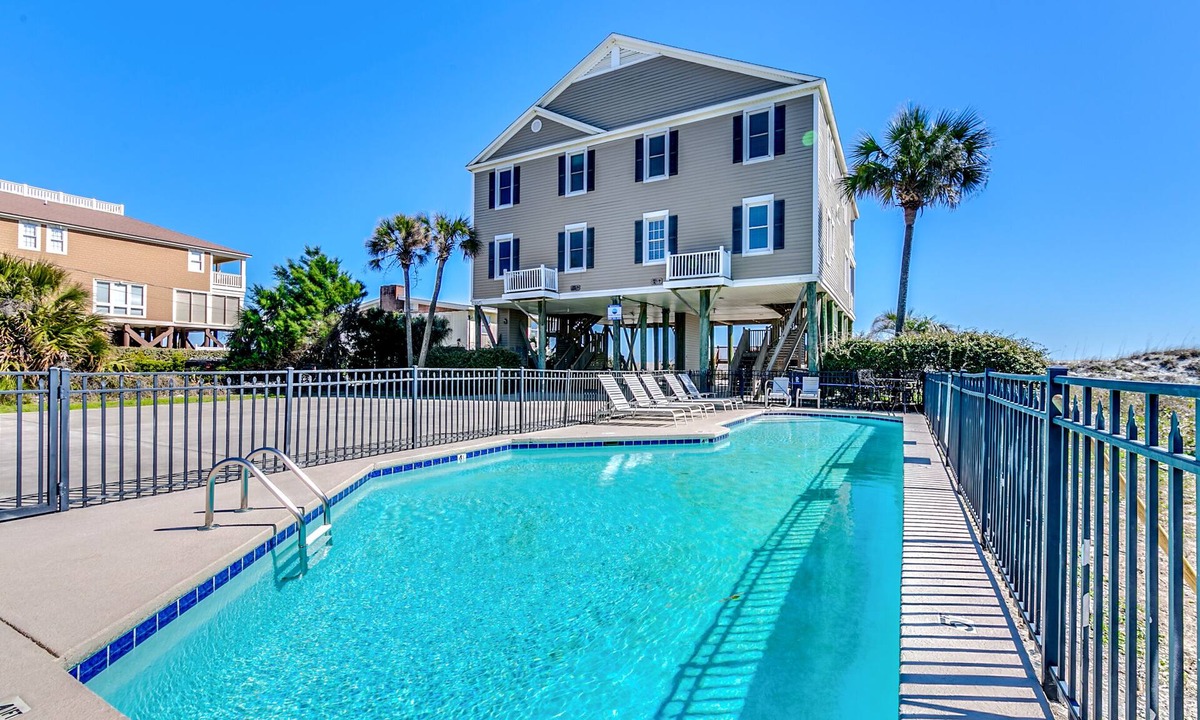 Long Bay Estates House | Oceanfront duplex with 6 bedrooms/6 bath on each side. This is Drs Rx.