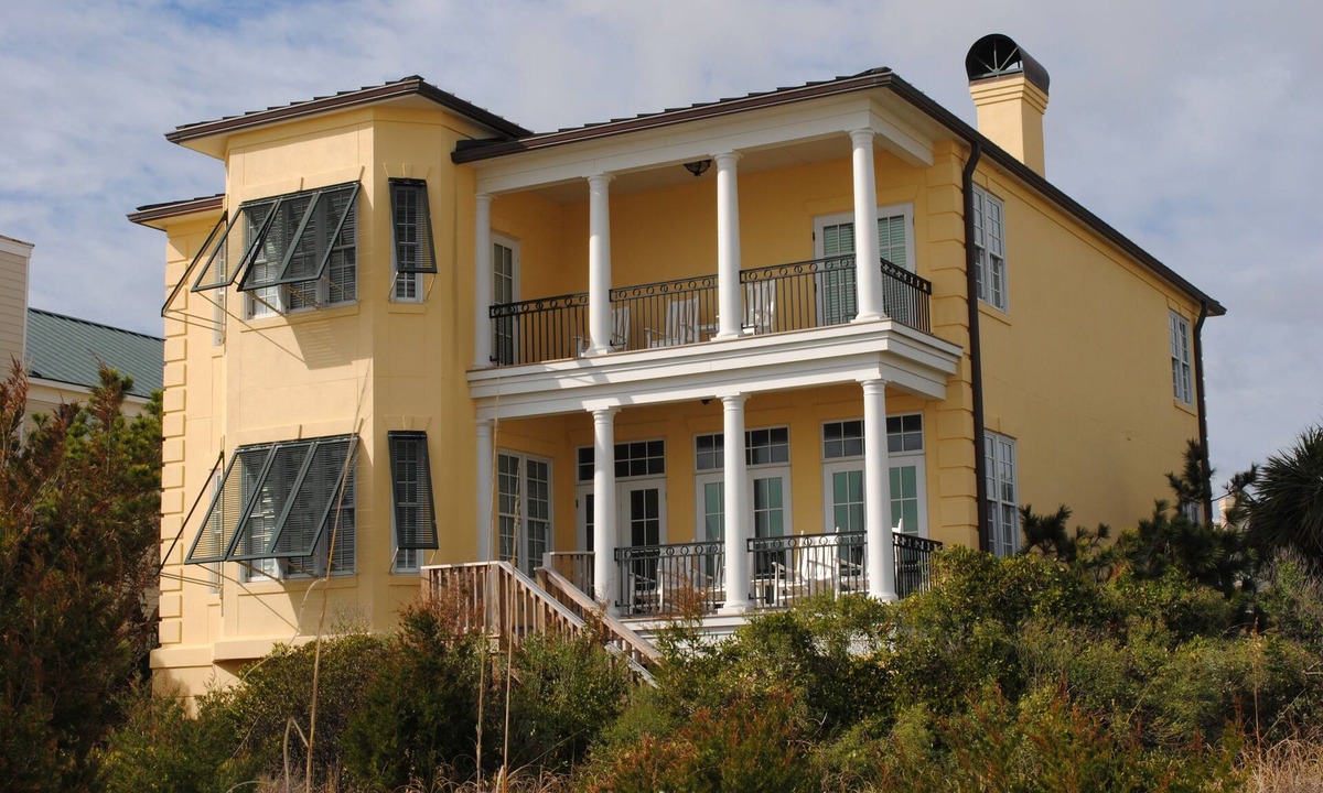 Litchfield by the Sea House | Oceanfront Home with pool access located in Charlestowne Grant community in Litchfield By the Sea.
