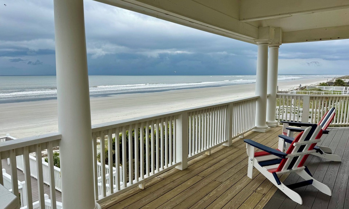 Saint Helena Island House | Oceanfront w/sandy beach all day! 4100sq ft. Retreat w/Private walk, Pet’s ok!