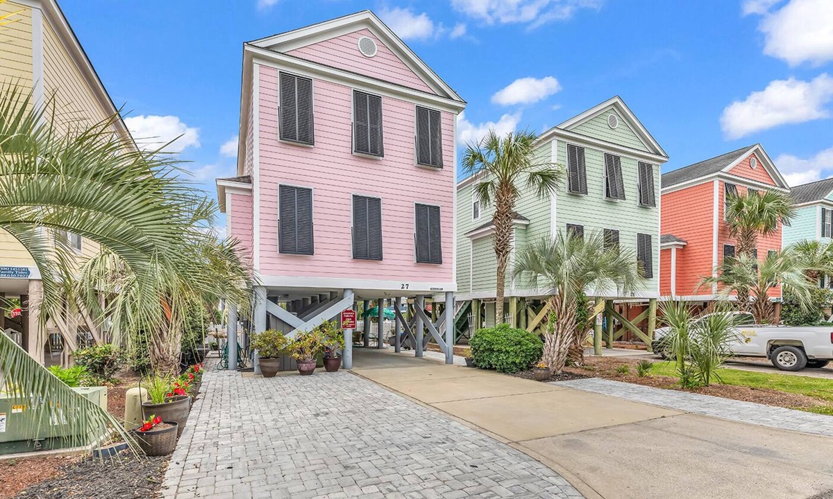Surfside Beach House | Paradise at the beach! Sleeps 14. Walk to beach&food. Private Pool. Pet-Friendly