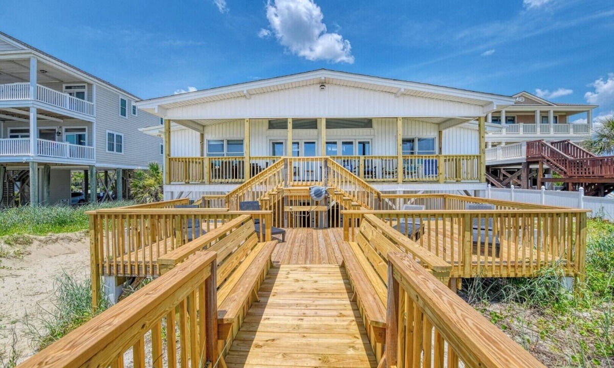 Long Bay Estates House | Peace of Heaven Three Bedroom Oceanfront Home in Long Bay Estates
