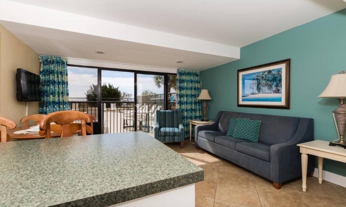 Ocean Drive Apartment | Peppertree Resort l 2br/PSC/#6 · North Myrtle Beach 2BR | Oceanfront & Balcony