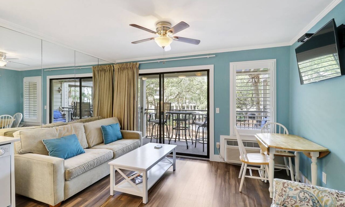Hilton Head Island Condo | Perfect Beach Retreat! Only Steps from Coligny Plaza