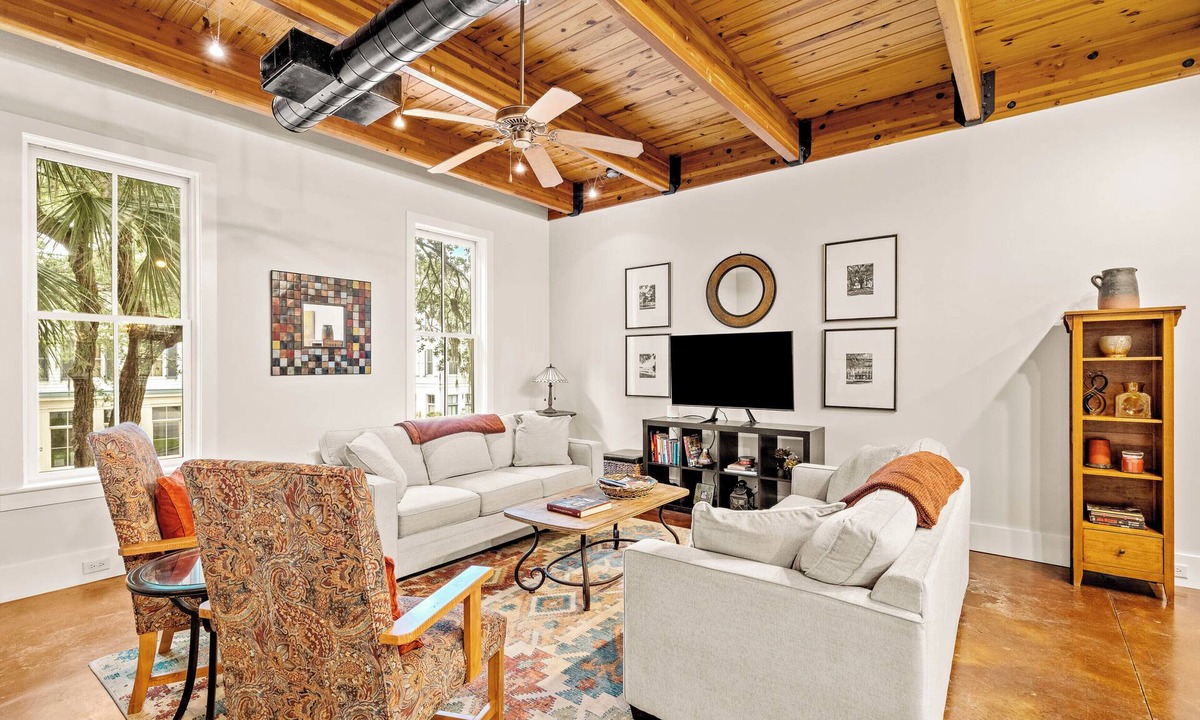 Habersham Condo | PERFECT GETAWAY in the Heart of Sought-After Habersham, Sleeps 5