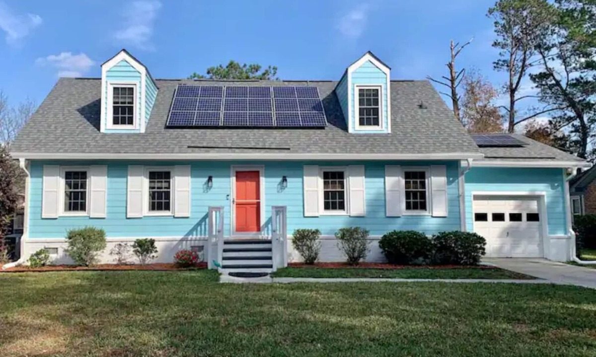 Charleston House | Pet Friendly Spacious 4BR Family Home Near Magnolia & Middleton Place, Sleeps 10