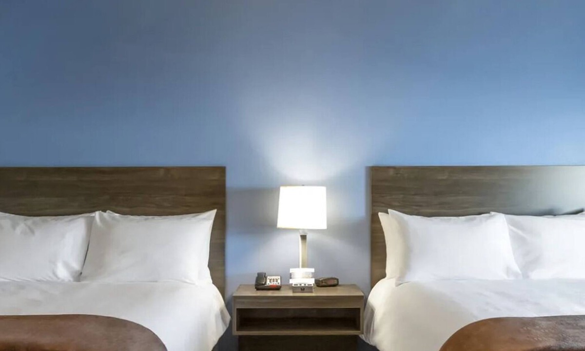 Augusta Hotel | Pet-Friendly Stay w/Kitchenette Close to Downtown Augusta Hotspots